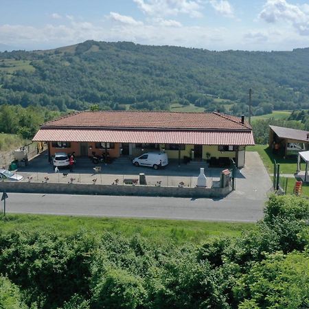 Casa Vacanze Mombarcaro Luaran gambar